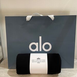 New! ALO Yoga Black Keep It Cool Gym Towel and ALO Gift Bag